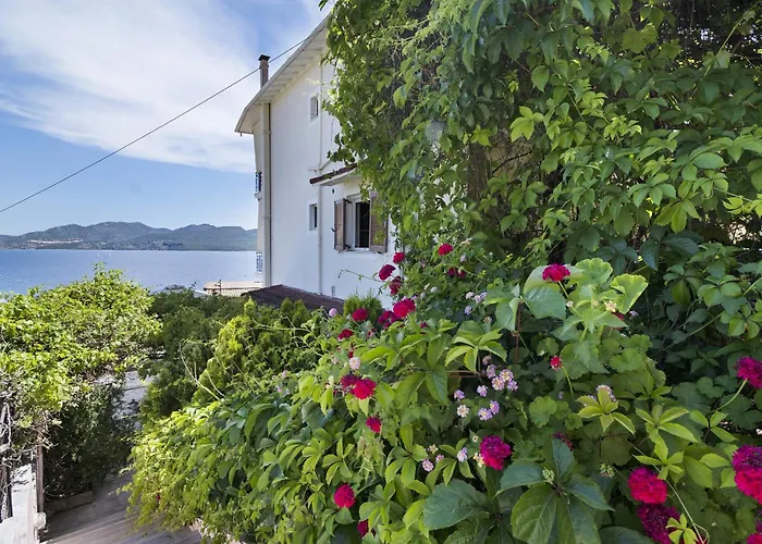 Tasoula With Sea View 6 *