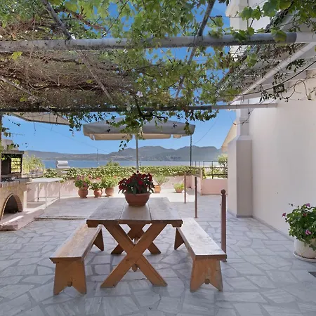Tasoula With Sea View 6 Apartman *
