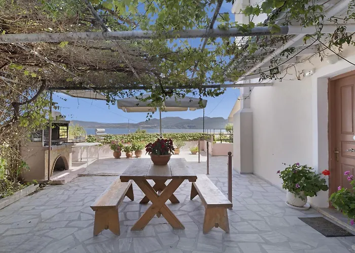 Tasoula With Sea View 6 *